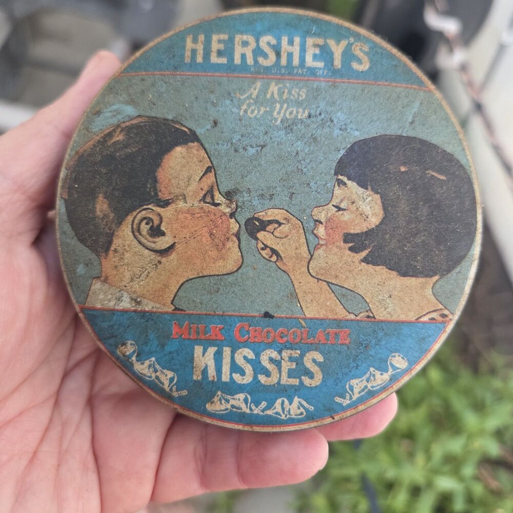 Vintage 1993 Hershey's Kisses A Kiss For You Round Metal Tin Bristolware